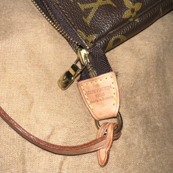 Louis Vuitton Pochette Accessories - Picture 5 of 12